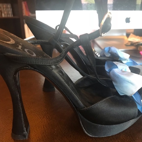 Shoes - Picture 2 of 4